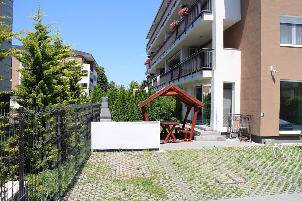 Bamboo Wellness Apartment Siofok Exterior photo